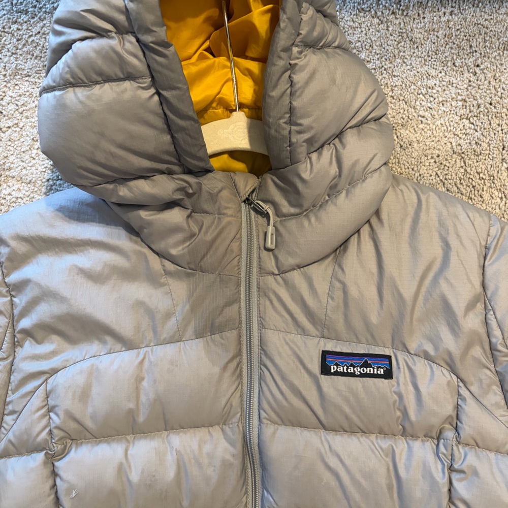 Patagonia Women's Hooded Puffer Jacket in Light Taupe - Picture 2 of 8